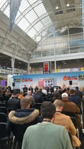 07fe81d9 87bf 489d 9eb8 B128059647bc